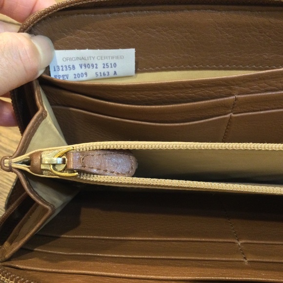 BOTTEGA VENETA | Leather Long Wallets - Picture 4 of 15